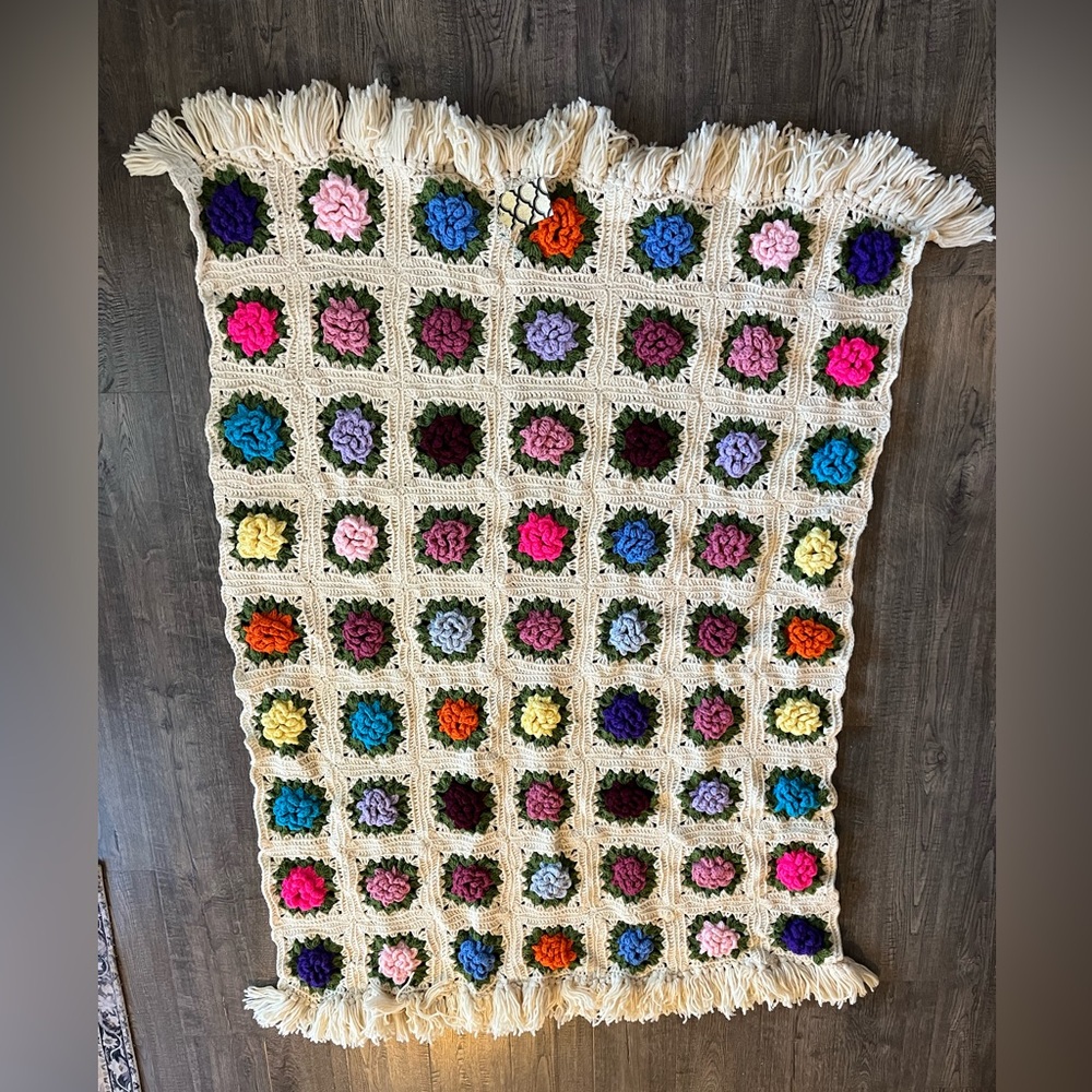 Vintage Crochet Blanket with Floral Patterns